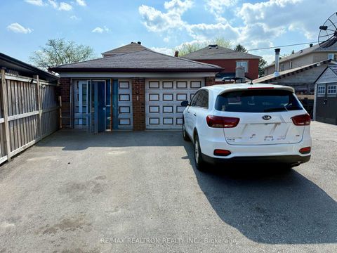 Photo 21 at 132 Brookhaven Drive, Amesbury, Toronto