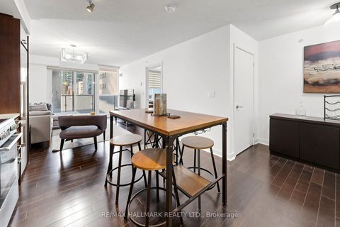Photo 11 at 313 - 295 Adelaide Street W, Waterfront Communities C1, Toronto