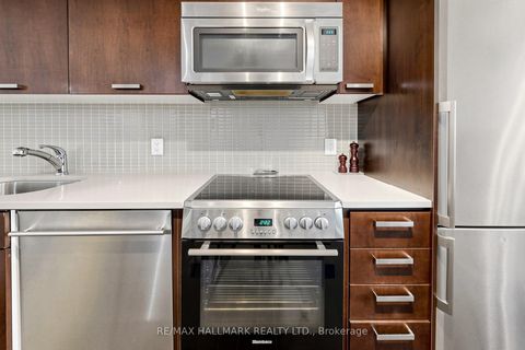 Photo 13 at 313 - 295 Adelaide Street W, Waterfront Communities C1, Toronto
