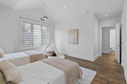 Photo 26 at 146 Thompson Avenue, Queensway, Toronto