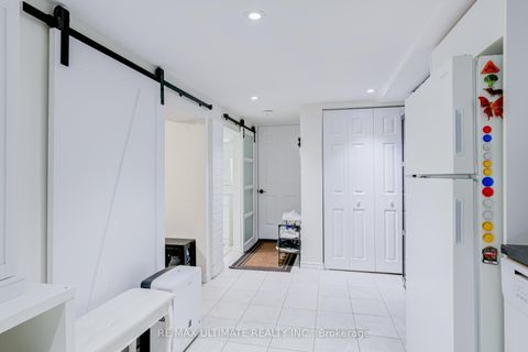 Photo 3 at 533 Kingston Road, The Beaches, Toronto
