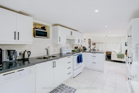 Photo 7 at 533 Kingston Road, The Beaches, Toronto