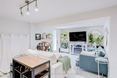 Photo 11 at 533 Kingston Road, The Beaches, Toronto