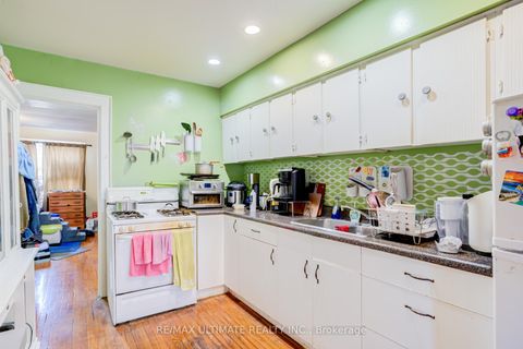 Photo 31 at 533 Kingston Road, The Beaches, Toronto