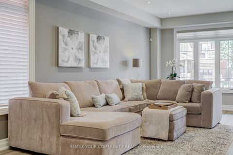 Photo 3 at 21 Amparo Drive, Vellore Village, Vaughan