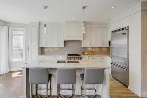 Photo 5 at 21 Amparo Drive, Vellore Village, Vaughan