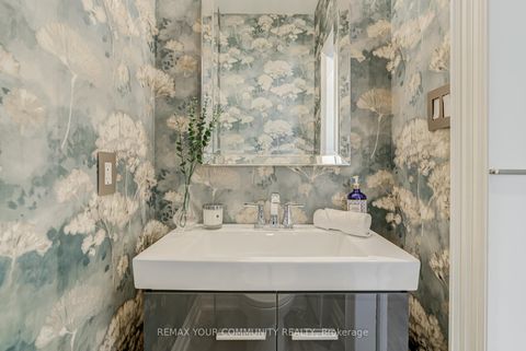 Photo 9 at 21 Amparo Drive, Vellore Village, Vaughan