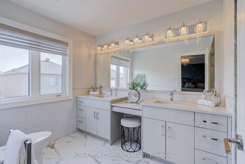 Photo 13 at 21 Amparo Drive, Vellore Village, Vaughan
