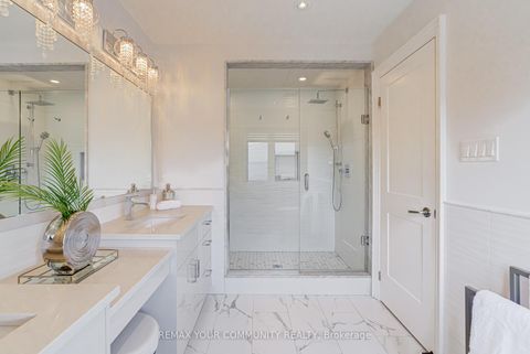 Photo 14 at 21 Amparo Drive, Vellore Village, Vaughan