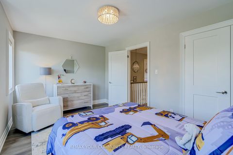 Photo 17 at 21 Amparo Drive, Vellore Village, Vaughan