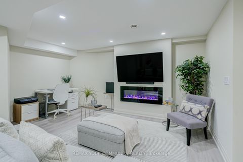Photo 22 at 21 Amparo Drive, Vellore Village, Vaughan