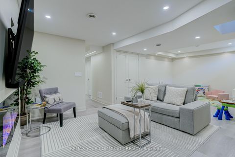 Photo 24 at 21 Amparo Drive, Vellore Village, Vaughan