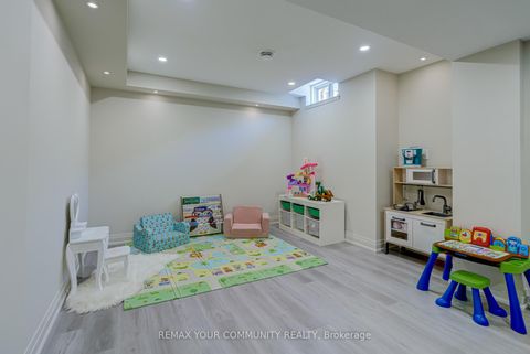 Photo 25 at 21 Amparo Drive, Vellore Village, Vaughan