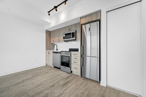 Photo 16 at 807 - 758 Dovercourt Road, Junction, Toronto