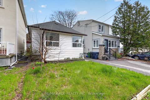Photo 2 at 183 Glebemount Avenue, East York, Toronto
