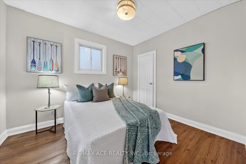 Photo 8 at 183 Glebemount Avenue, East York, Toronto