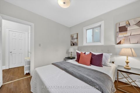 Photo 13 at 183 Glebemount Avenue, East York, Toronto