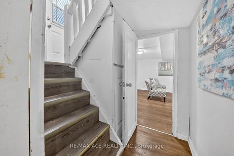 Photo 17 at 183 Glebemount Avenue, East York, Toronto