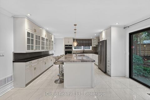 Photo 3 at 52 Montressor Drive, Windfields, Toronto