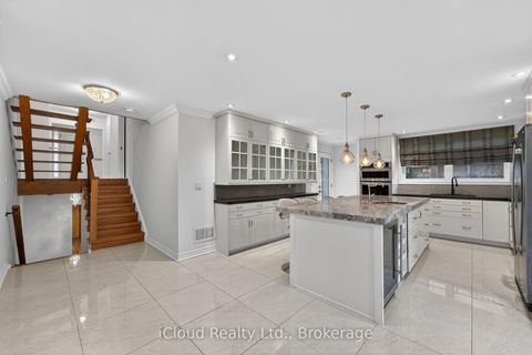 Photo 5 at 52 Montressor Drive, Windfields, Toronto
