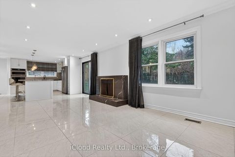 Photo 10 at 52 Montressor Drive, Windfields, Toronto