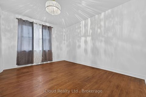 Photo 11 at 52 Montressor Drive, Windfields, Toronto
