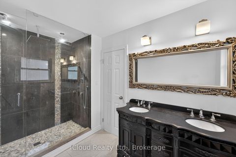 Photo 15 at 52 Montressor Drive, Windfields, Toronto
