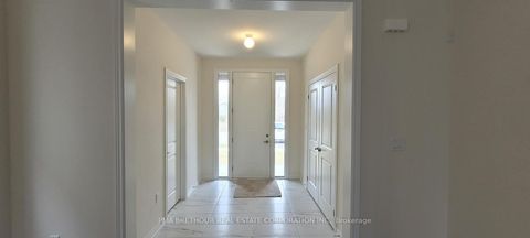 Photo 1 at 149 Dovedale Drive, Keswick South, Georgina