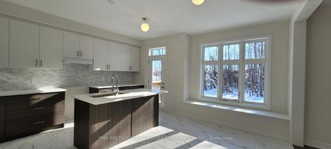 Photo 4 at 149 Dovedale Drive, Keswick South, Georgina