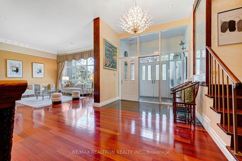 Photo 6 at 25 Vernham Court, Windfields, Toronto