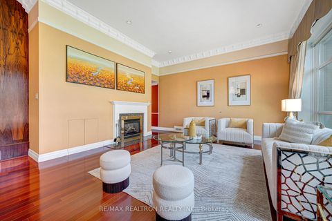 Photo 9 at 25 Vernham Court, Windfields, Toronto
