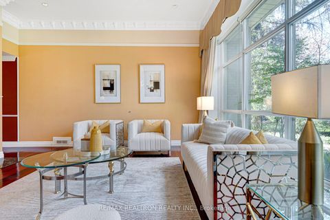 Photo 10 at 25 Vernham Court, Windfields, Toronto