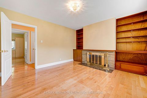 Photo 23 at 25 Vernham Court, Windfields, Toronto