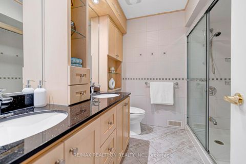 Photo 27 at 25 Vernham Court, Windfields, Toronto