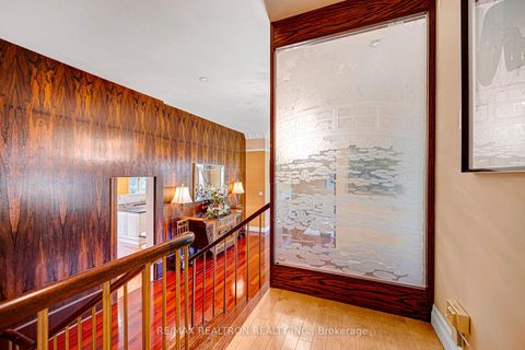 Photo 34 at 25 Vernham Court, Windfields, Toronto