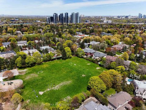 Photo 48 at 25 Vernham Court, Windfields, Toronto