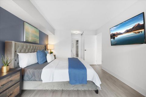 Photo 15 at 1006 - 5 Rowntree Road, Jamestown, Toronto