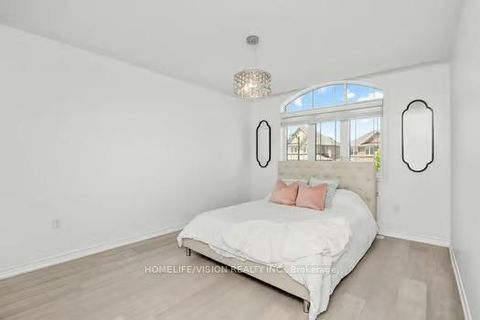 Photo 13 at 19 Grey Wing Avenue, Keswick South, Georgina