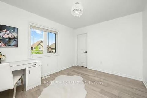 Photo 18 at 19 Grey Wing Avenue, Keswick South, Georgina