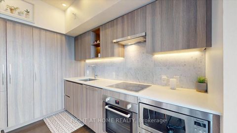 Photo 10 at 3011 - 19 Bathurst Street, Waterfront Communities C1, Toronto
