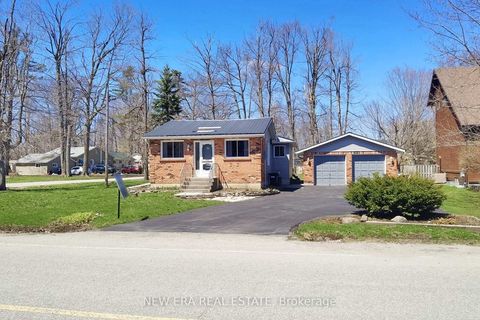 Photo 2 at 26 Big Bay Point Road, Rural Innisfil, Innisfil