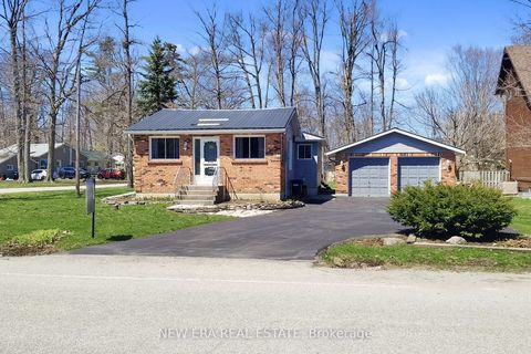 Photo 3 at 26 Big Bay Point Road, Rural Innisfil, Innisfil