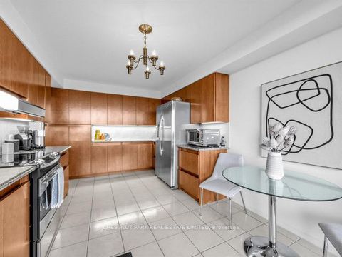 Photo 18 at 1404 - 20 Avoca Avenue, Moore Park, Toronto