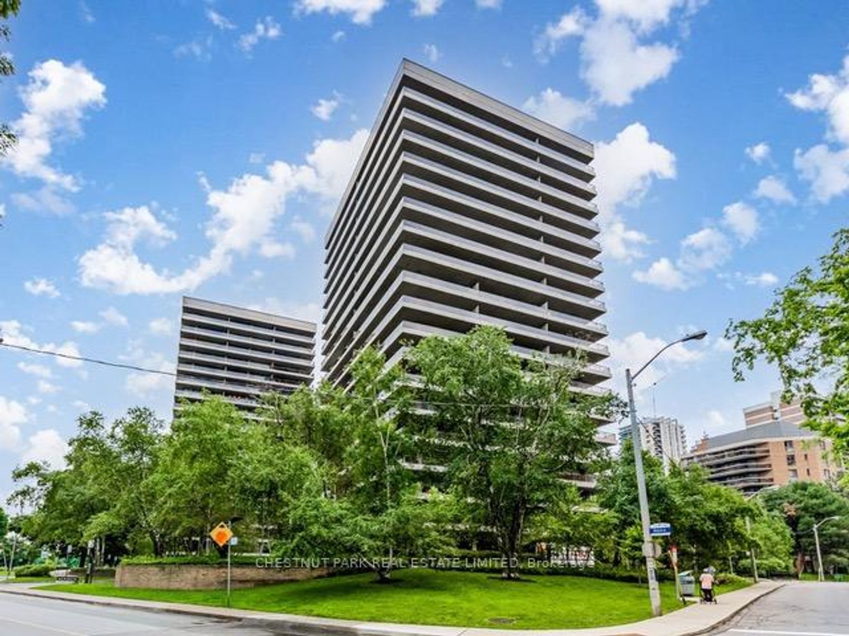 1404 - 20 Avoca Avenue, Moore Park, Toronto 