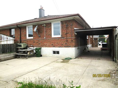 Photo 2 at 100 Snowood Court, Jane Heights, Toronto