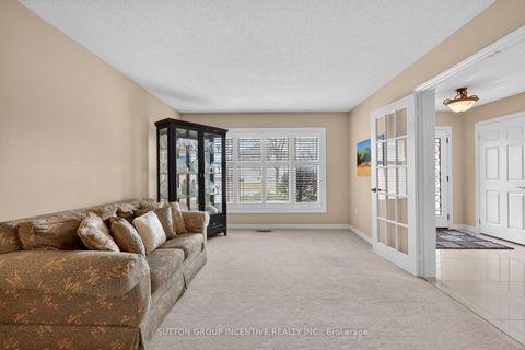 Photo 5 at 4 Chantal Street, Painswick South, Barrie