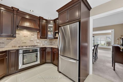 Photo 12 at 4 Chantal Street, Painswick South, Barrie