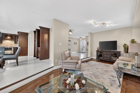 Photo 14 at 4 Chantal Street, Painswick South, Barrie