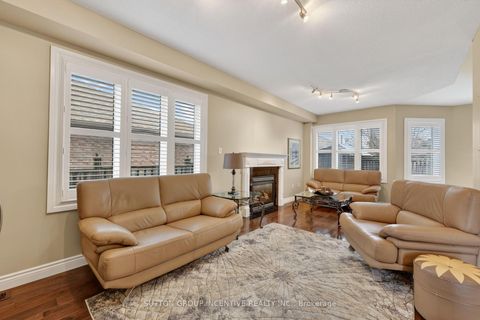 Photo 15 at 4 Chantal Street, Painswick South, Barrie