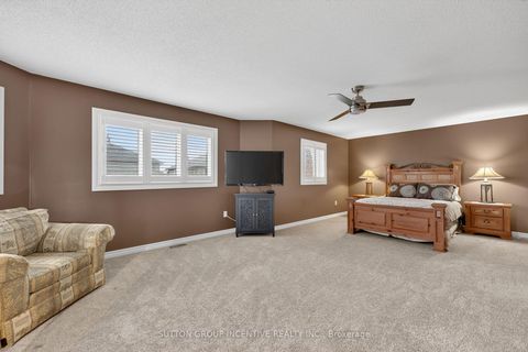 Photo 20 at 4 Chantal Street, Painswick South, Barrie
